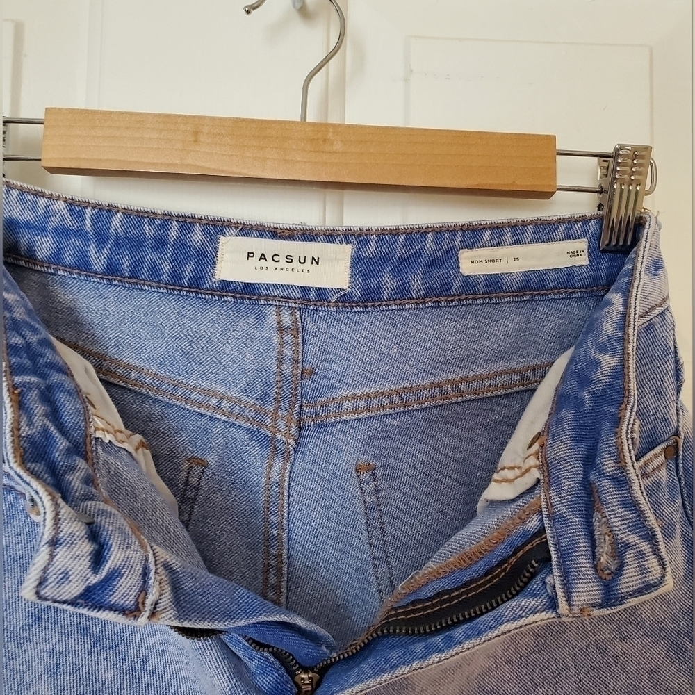 PacSun Eco Light Blue Denim Mom Shorts size 25 - Picture 5 of 9